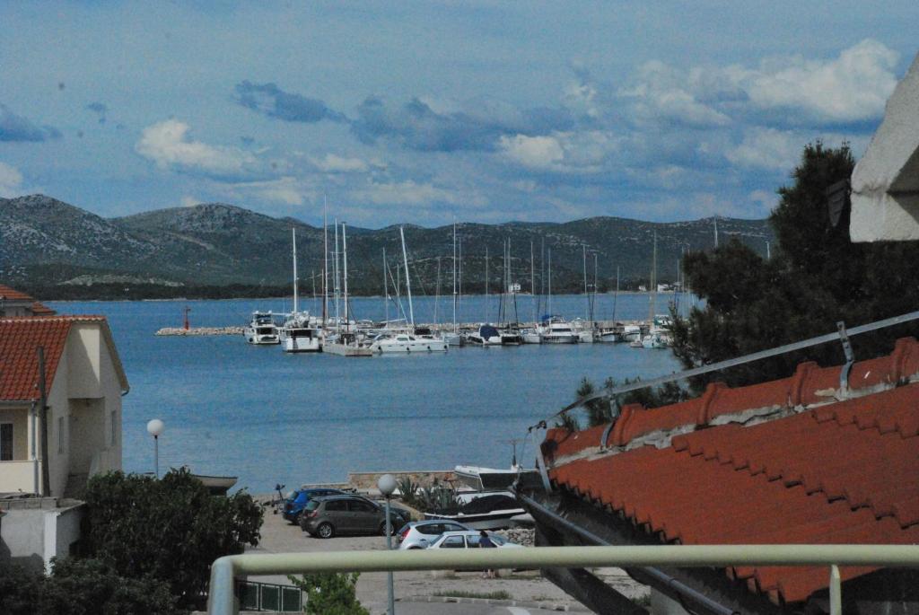 Nautica Apartments Betina  Oda fotoğraf