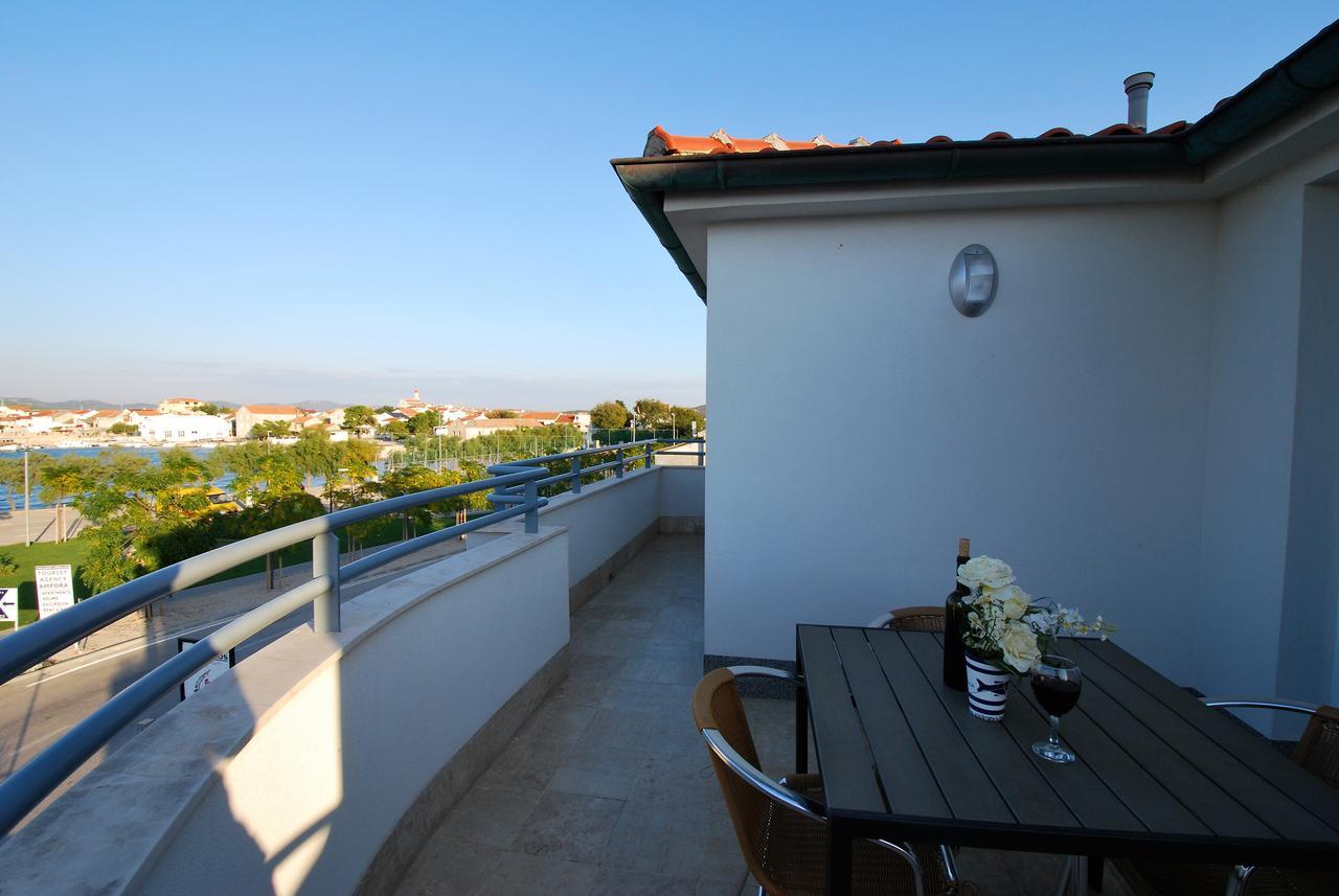 Nautica Apartments Betina  Dış mekan fotoğraf