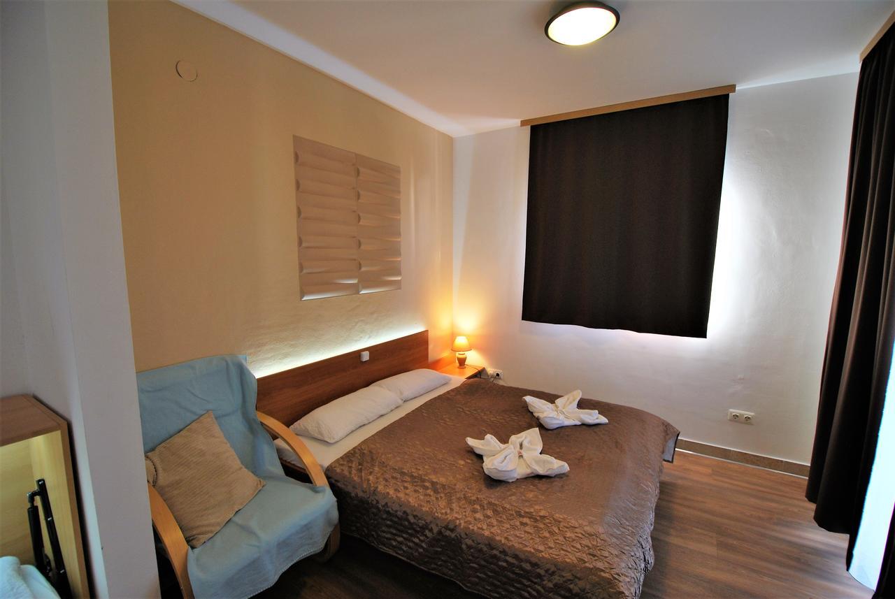 Nautica Apartments Betina  Dış mekan fotoğraf