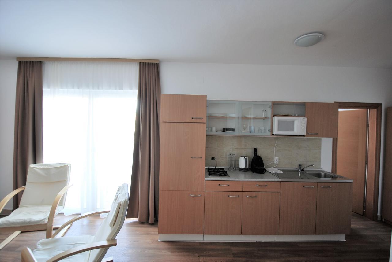 Nautica Apartments Betina  Dış mekan fotoğraf