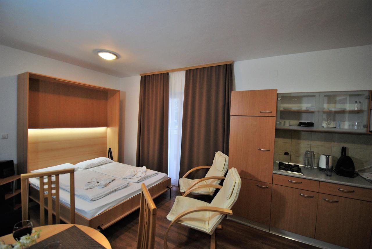Nautica Apartments Betina  Dış mekan fotoğraf