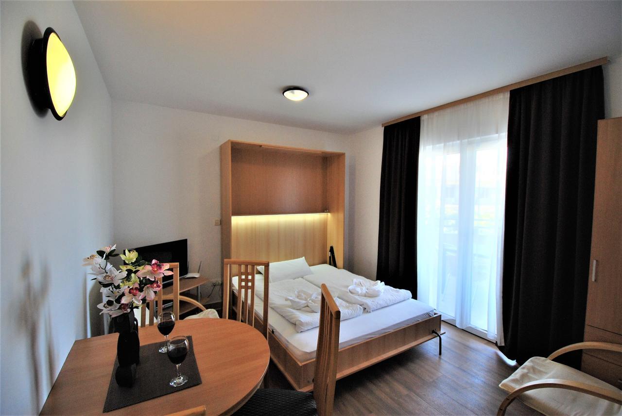 Nautica Apartments Betina  Dış mekan fotoğraf