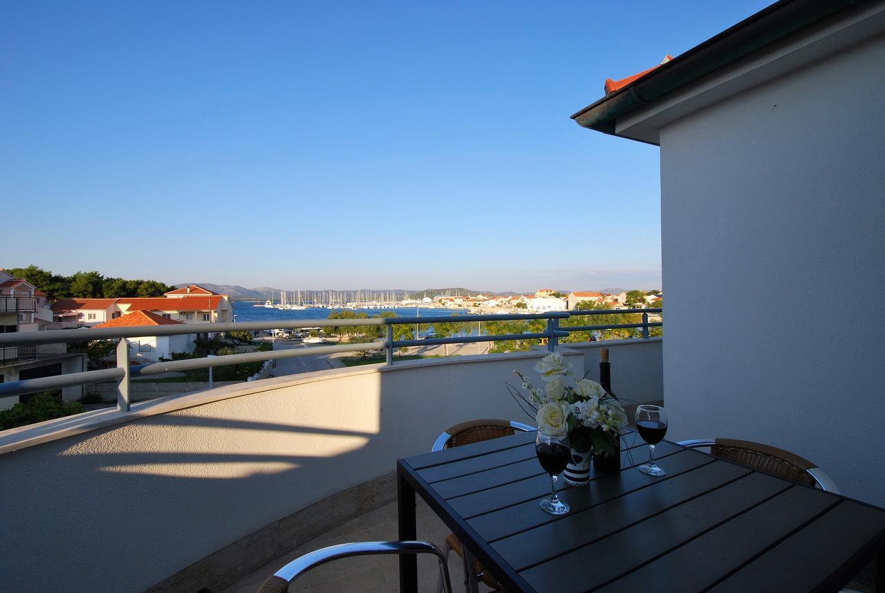Nautica Apartments Betina  Dış mekan fotoğraf