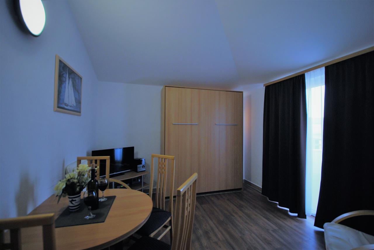 Nautica Apartments Betina  Dış mekan fotoğraf
