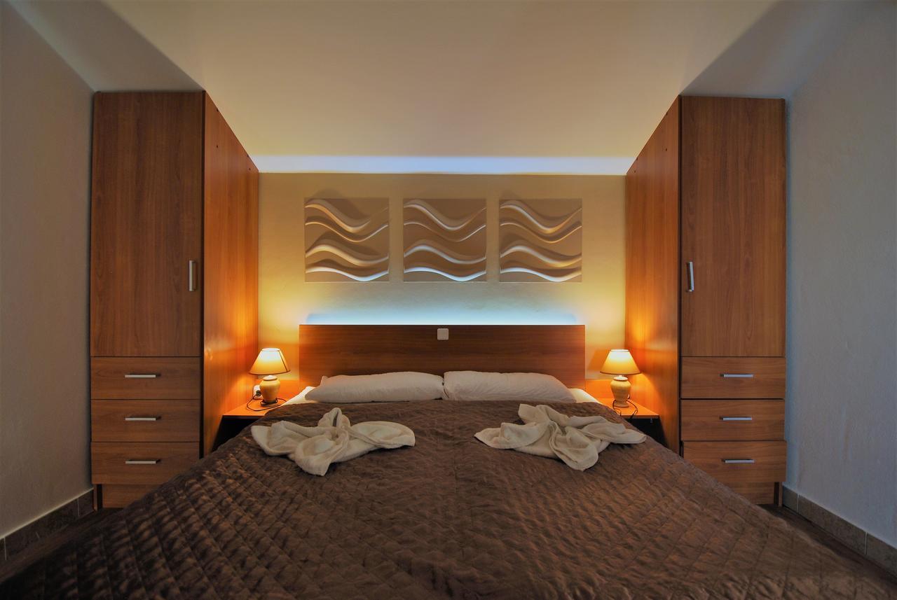 Nautica Apartments Betina  Dış mekan fotoğraf