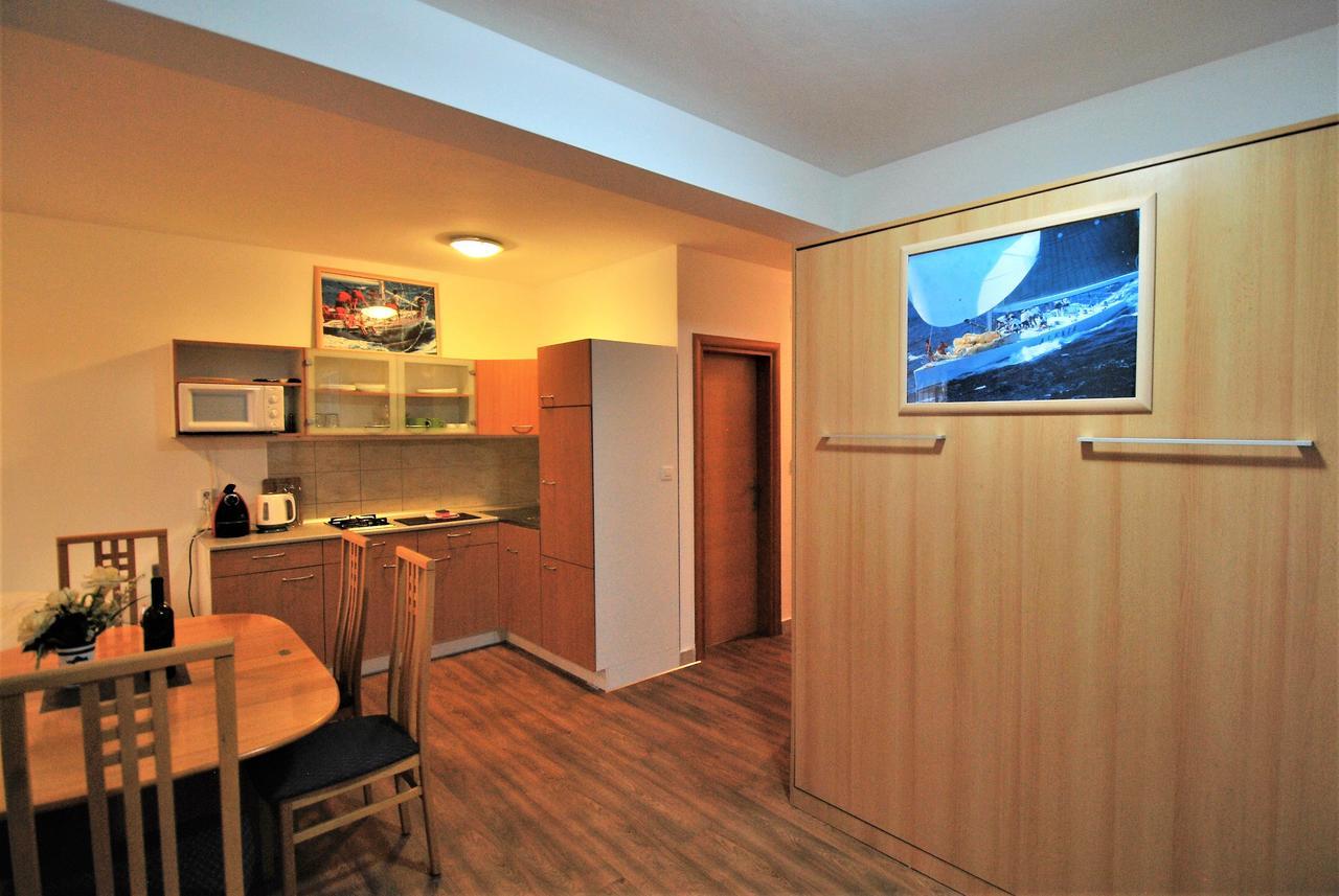 Nautica Apartments Betina  Dış mekan fotoğraf