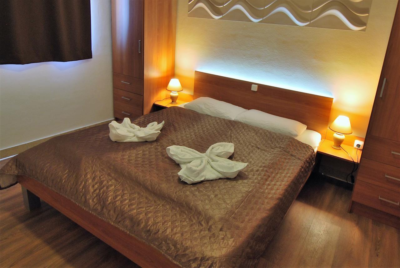 Nautica Apartments Betina  Dış mekan fotoğraf