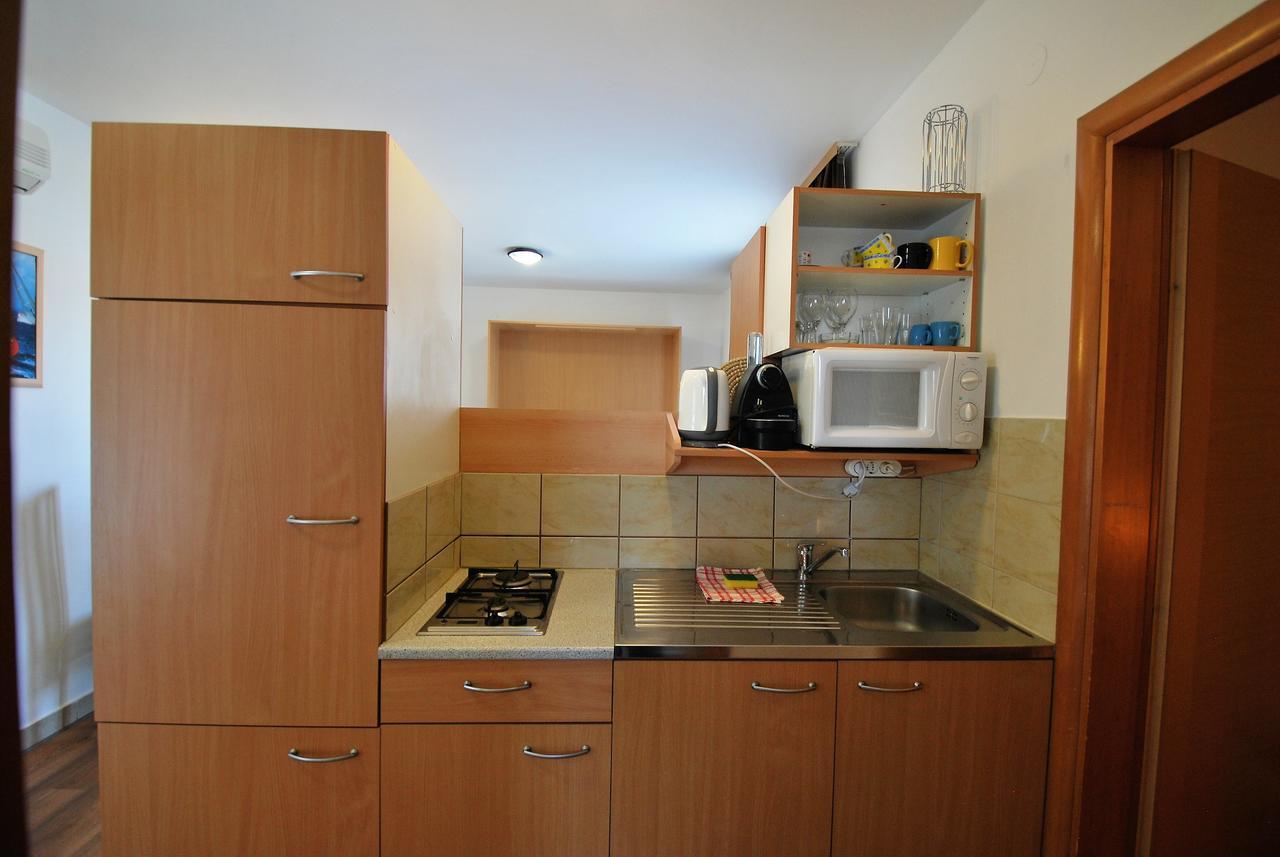 Nautica Apartments Betina  Dış mekan fotoğraf