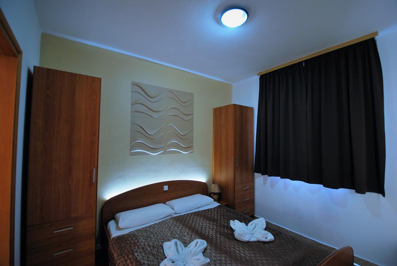 Nautica Apartments Betina  Dış mekan fotoğraf