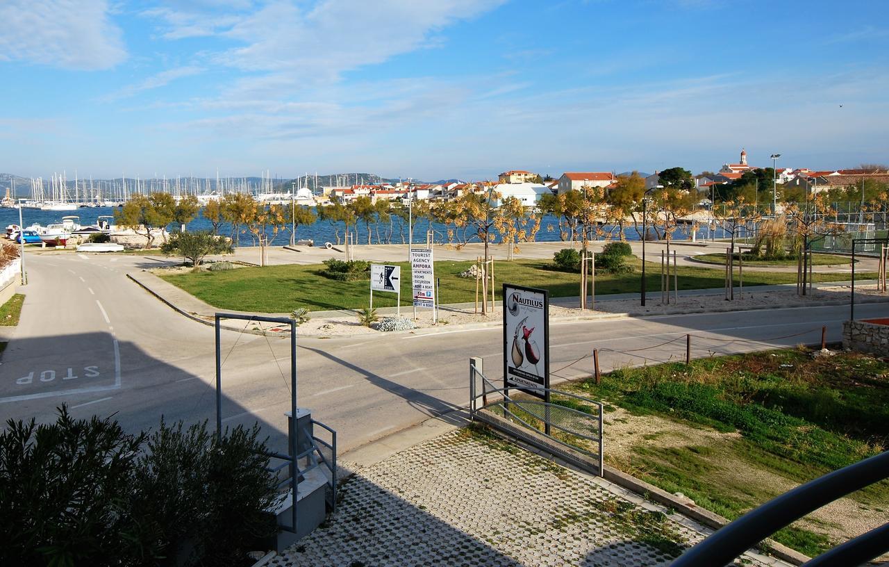 Nautica Apartments Betina  Dış mekan fotoğraf